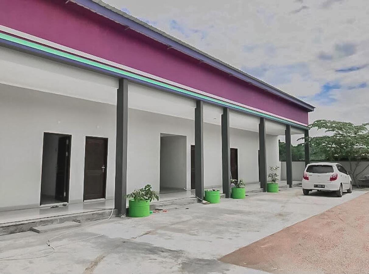 Tiara Guest House Samarinda Redpartner Extérieur photo