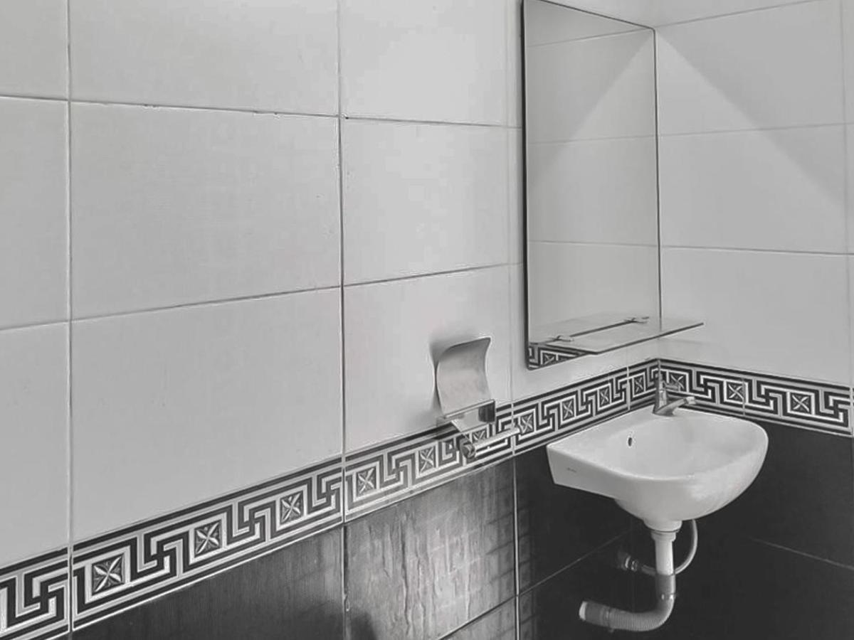 Tiara Guest House Samarinda Redpartner Extérieur photo